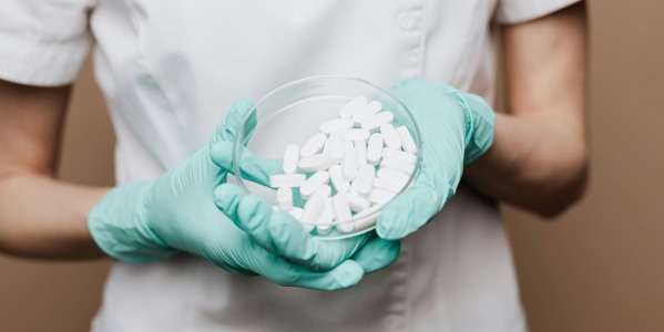 ¿Por qué es importante tomar probióticos junto antibióticos?